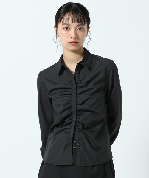 PAGEBOY(ページボーイ)の「サイドギャザーコンパクトシャツ(シャツ/ブラウス・レディース・ブラック/オフホワイト・FREE)」の15枚目の写真