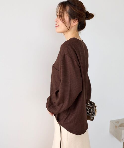 le.coeur blanc(ルクールブラン)の「ウールタッチノーカラードロストブラウス(シャツ/ブラウス・レディース・オフホワイト/グレー/ブラウン・38)」の7枚目の写真