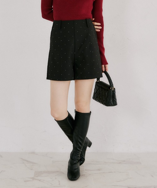 tocco closet(トッコ クローゼット)の「キラキラホットフィックスストレッチショートパンツ(その他パンツ・レディース・モカ/ブラック/ライトベージュ・M)」の1枚目の写真