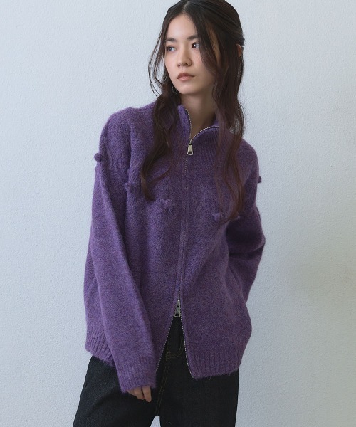 Clum(クルム)の「dimensional dot double zip knit / 立体ドットダブルジップニットカーディガン(ニット/セーター・レディース・パープル・FREE)」の2枚目の写真