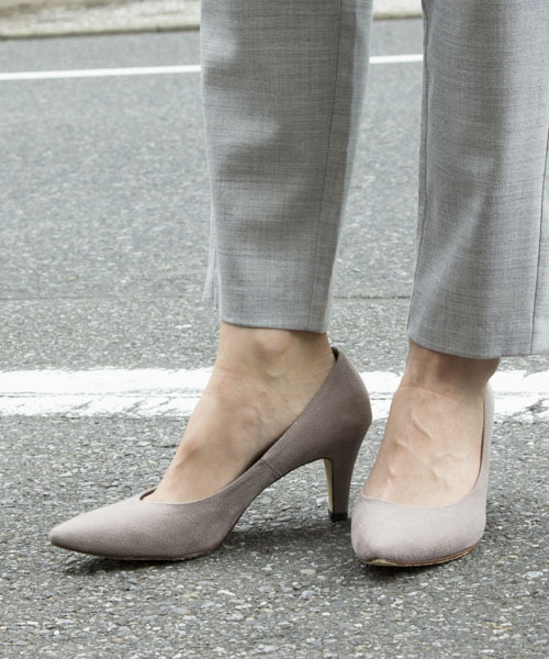 STUDIOUS（ステュディオス）の「STUDIOUS スウェードライクポインテッドパンプス（パンプス・レディース・グレー/ブラック/ブラウン/ネイビー・S/M/L/MEDIUM/LARGE/SMALL）」の3枚目の写真
