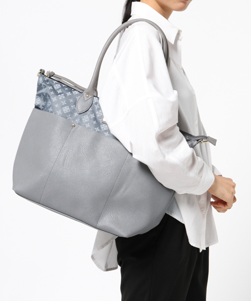 Daily russet（デイリー ラシット）の「ポケットショルダーバッグ（M）（ショルダーバッグ・レディース・ベージュ/レッド/ブラック/グレー・FREE）」の13枚目の写真