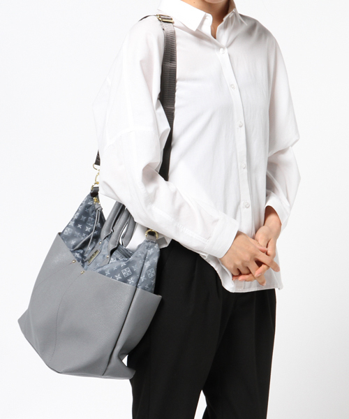 Daily russet（デイリー ラシット）の「ポケットショルダーバッグ（M）（ショルダーバッグ・レディース・ベージュ/レッド/ブラック/グレー・FREE）」の14枚目の写真