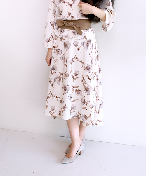 Bab Bou Jeloud（バブブージュルード）の「【WEB限定】ポピー柄サイドプリーツヘムフレアスカート(サッシュベルト付き)（スカート・レディース・アイボリー/ブラック/グリーン・38）」の2枚目の写真