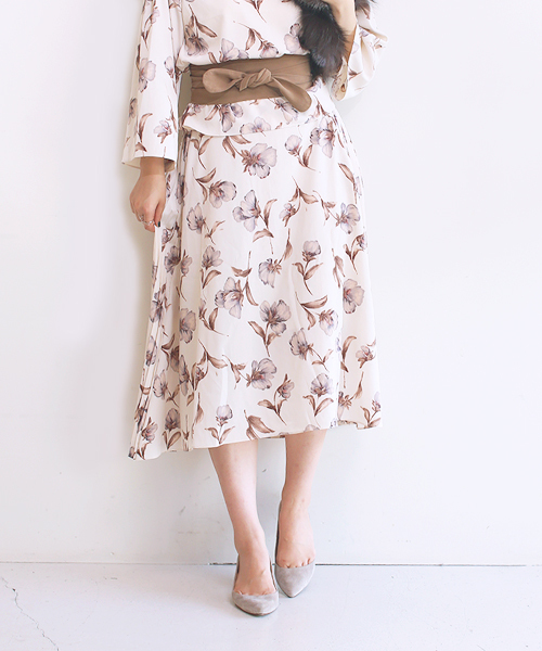 Bab Bou Jeloud（バブブージュルード）の「【WEB限定】ポピー柄サイドプリーツヘムフレアスカート(サッシュベルト付き)（スカート・レディース・アイボリー/ブラック/グリーン・38）」の16枚目の写真