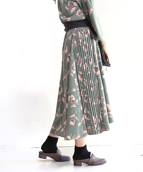 Bab Bou Jeloud（バブブージュルード）の「【WEB限定】ポピー柄サイドプリーツヘムフレアスカート(サッシュベルト付き)（スカート・レディース・アイボリー/ブラック/グリーン・38）」の13枚目の写真