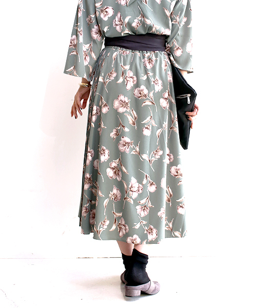 Bab Bou Jeloud（バブブージュルード）の「【WEB限定】ポピー柄サイドプリーツヘムフレアスカート(サッシュベルト付き)（スカート・レディース・アイボリー/ブラック/グリーン・38）」の14枚目の写真