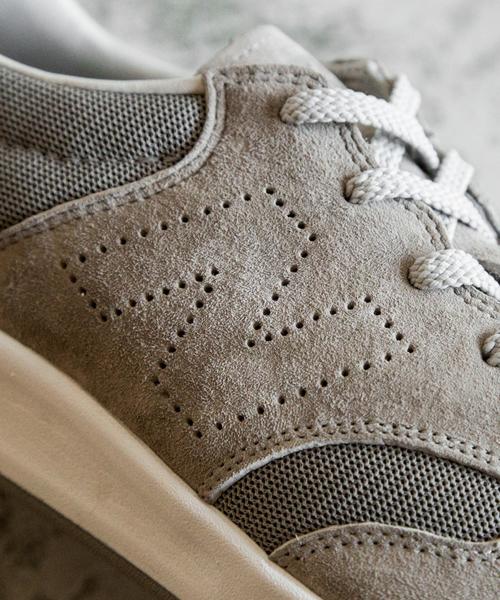 NEW BALANCE(ニューバランス)の「【別注】 <New Balance (ニューバランス)> CRT300 UY/スニーカー ◆(スニーカー・メンズ・ライトグレー・7/7h/8/8h/9/9h/10/11)」の4枚目の写真