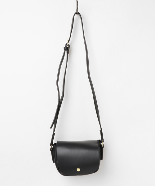 WEGO（ウィゴー）の「WEGO/ボンディングミニショルダーバッグ（ショルダーバッグ・レディース・キャメル/ブラック/レッド・FREE）」の2枚目の写真