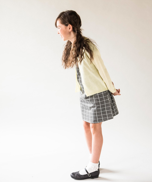 Catherine Cottage(キャサリンコテージ)の「ウォッシャブルニット ラウンドネックカーディガン(カーディガン/ボレロ・キッズ・ホワイト/ネイビー/グレー/サックスブルー/ピンク/イエロー/グリーン/ライラック・140/150/160/130/110/120)」の11枚目の写真