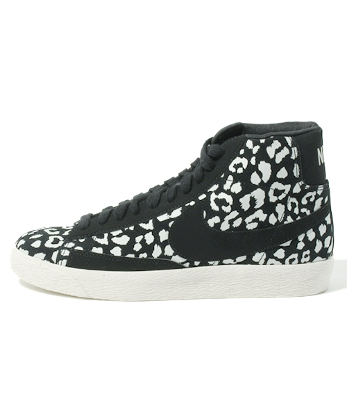 NIKE（ナイキ）の「ナイキ ブレーザー レオパード <NIKE WMNS BLAZER MID PRINT>（スニーカー・レディース・ブラック/オレンジ・23cm/23.5cm/24cm/24.5cm）」の3枚目の写真