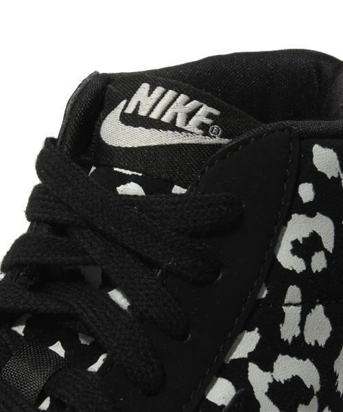 NIKE（ナイキ）の「ナイキ ブレーザー レオパード <NIKE WMNS BLAZER MID PRINT>（スニーカー・レディース・ブラック/オレンジ・23cm/23.5cm/24cm/24.5cm）」の9枚目の写真