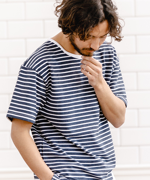 Jih Nunc（ジーヌンク）の「msw460-オーバーサイズミニ裏毛ボーダースウェット（スウェット・メンズ・グレー/ブルー/ネイビー/レッド・L/M/S）」の3枚目の写真