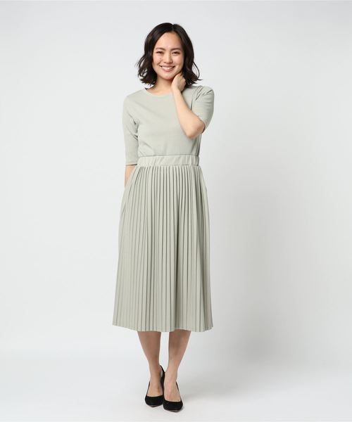 Cheek（チーク）の「リブプリーツワンピース（ワンピース・レディース・ベージュ/イエロー/ブルー/ネイビー・MEDIUM）」の12枚目の写真