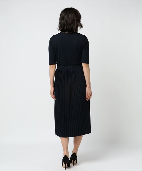 Cheek（チーク）の「リブプリーツワンピース（ワンピース・レディース・ベージュ/イエロー/ブルー/ネイビー・MEDIUM）」の5枚目の写真