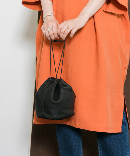 ITEMS URBANRESEARCH(アイテムズ アーバンリサーチ)の「PUキンチャクバッグ(ハンドバッグ・メンズ・キャメル/グレー/ブラック・ONE)」の5枚目の写真