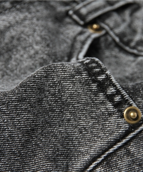 WEGO(ウィゴー)の「WEGO/デニムハイウエストショーツ(デニムパンツ・レディース・ホワイト/ブラック/グレー系その他/インディゴブルー・LARGE/MEDIUM)」の11枚目の写真