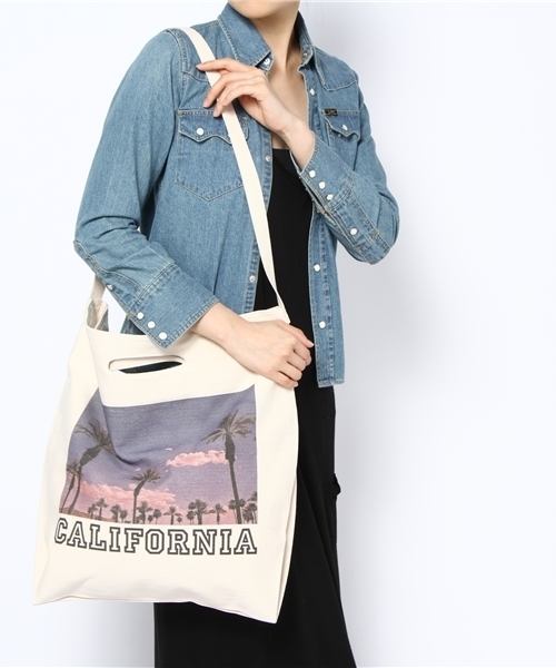 ROSE BUD(ローズバッド)の「【MORE掲載】(CAPTURE) 10-101-TO CALIFORNIA TOTE(トートバッグ・レディース・ナチュラル・ONE SIZE)」の2枚目の写真