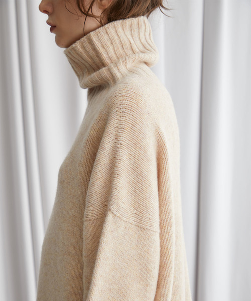 STUDIOUS（ステュディオス）の「【STUDIOUS】タートルスクエアヤーンニット（ニット/セーター・レディース・ブラック/ベージュ/オフホワイト/ブラウン/オレンジ/ブルー/ピンク/イエロー/サックスブルー・FREE）」の14枚目の写真