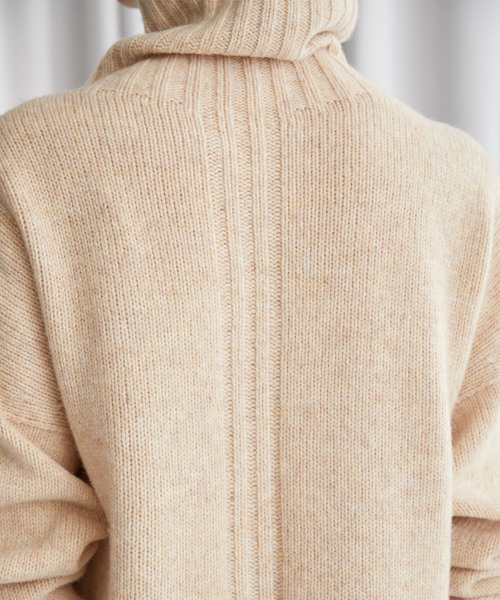 STUDIOUS（ステュディオス）の「【STUDIOUS】タートルスクエアヤーンニット（ニット/セーター・レディース・ブラック/ベージュ/オフホワイト/ブラウン/オレンジ/ブルー/ピンク/イエロー/サックスブルー・FREE）」の15枚目の写真