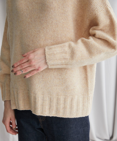 STUDIOUS（ステュディオス）の「【STUDIOUS】タートルスクエアヤーンニット（ニット/セーター・レディース・ブラック/ベージュ/オフホワイト/ブラウン/オレンジ/ブルー/ピンク/イエロー/サックスブルー・FREE）」の16枚目の写真