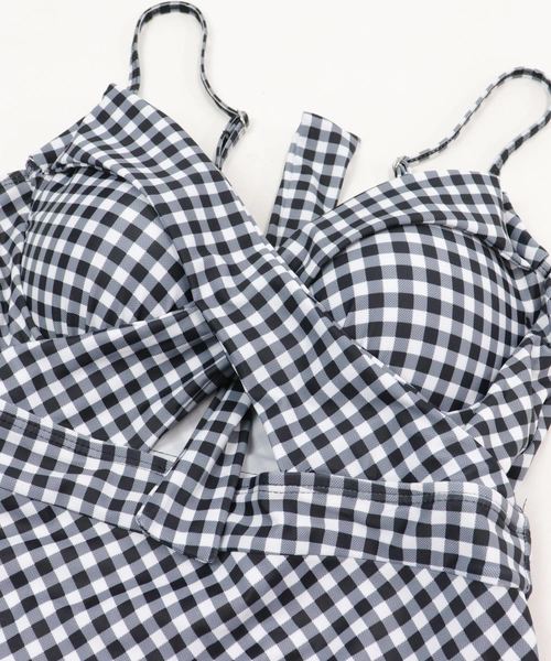 OSYAREVO(オシャレボ)の「クロスリボン ワンピース 水着 レディース(水着・レディース・ブラック×ホワイト・MEDIUM/X-LARGE/LARGE)」の6枚目の写真