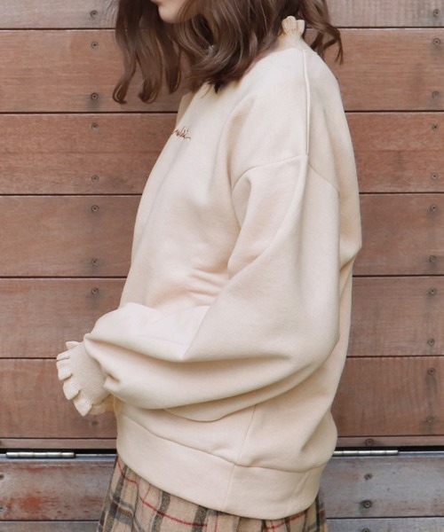 PairPair(ペアペア)の「裏起毛フリルネック刺繍プルオーバー(スウェット・レディース・ベージュ/モカ・FREE)」の13枚目の写真