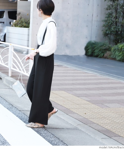 coca（coca）（コカ）の「ポケット付きストレッチ素材ゆったりサロペット（サロペット/オーバーオール・レディース・ブラック・ONE SIZE）」の7枚目の写真