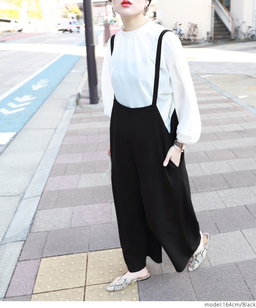 coca（coca）（コカ）の「ポケット付きストレッチ素材ゆったりサロペット（サロペット/オーバーオール・レディース・ブラック・ONE SIZE）」の6枚目の写真