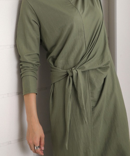 Bou Jeloud（ブージュルード）の「ウエストねじりデザインワンピース（ワンピース・レディース・カーキ/ベージュ/パープル/ブラック・FREE）」の13枚目の写真