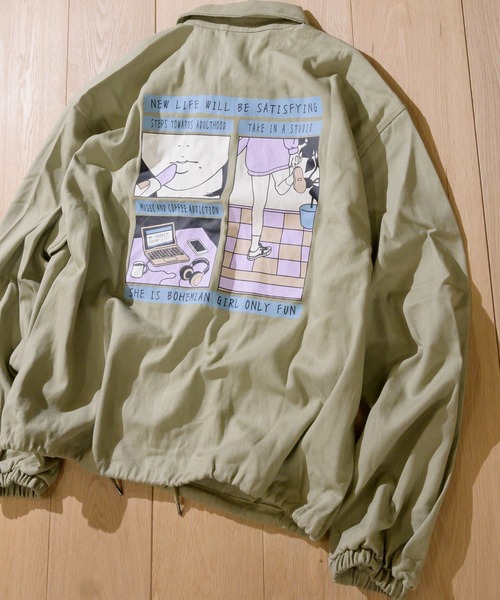 JOHN'S CLOSET(ジョンズクローゼット)の「【i】ツイル バッグイラストプリント コーチジャケット(ブルゾン・メンズ・ブラック/ベージュ/オリーブ・MEDIUM/LARGE)」の22枚目の写真