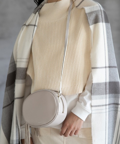 niko and...（ニコアンド）の「オリジナルオーバルタッセルショルダーバッグ（ショルダーバッグ・レディース・ブラック/グレー/ライトグリーン/アイボリー・0）」の3枚目の写真