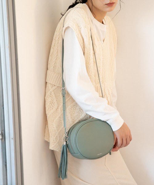 niko and...（ニコアンド）の「オリジナルオーバルタッセルショルダーバッグ（ショルダーバッグ・レディース・ブラック/グレー/ライトグリーン/アイボリー・0）」の4枚目の写真