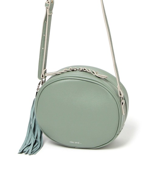 niko and...（ニコアンド）の「オリジナルオーバルタッセルショルダーバッグ（ショルダーバッグ・レディース・ブラック/グレー/ライトグリーン/アイボリー・0）」の7枚目の写真
