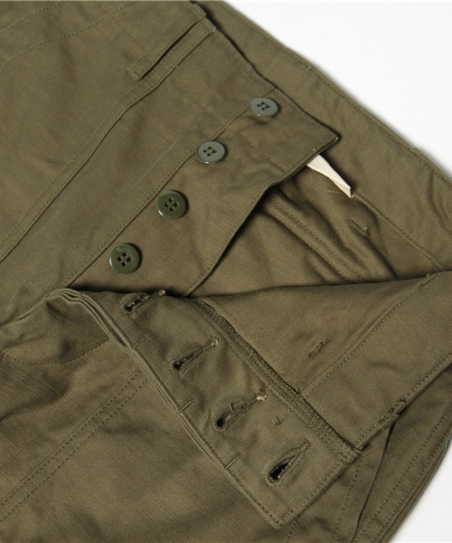 BEAMS BOY（ビームスボーイ）の「BUZZ RICKSON'S / サテンベイカーパンツ（その他パンツ・レディース・オリーブ・ONE SIZE）」の3枚目の写真