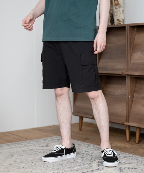 UNIVERSAL OVERALL（ユニバーサルオーバーオール）の「【UNIVERSAL OVERALL】 EASY CARGO SHORTS（カーゴパンツ・メンズ・ブラック/ベージュ/カーキ・SMALL/MEDIUM/LARGE）」の2枚目の写真