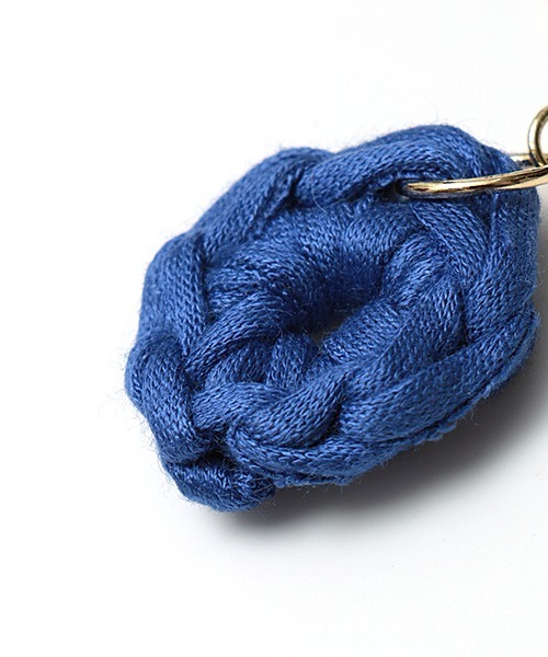 チチカカ（チチカカ）の「Ｔシャツヤーンフラワーピアス（ピアス（両耳用）・レディース・ベージュ/レッド/ブルー・FREE）」の12枚目の写真