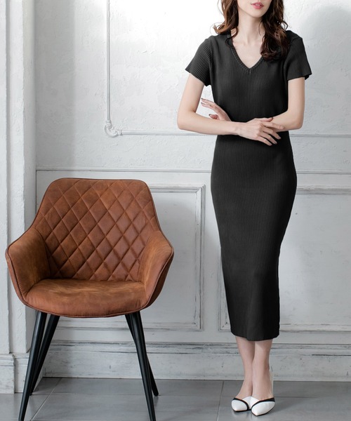 Julia Boutique（ジュリアブティック）の「丈が選べるベーシック半袖ニットタイトワンピース/21044（ワンピース・レディース・ベージュ系その他/ブラック系その他2/ベージュ系その他2/ブルー系その他2/ブルー系その他3/ブルー系その他4/パープル系その他2/ピンク系その他2/ブラック系その他/ブルー系その他/パープル系その他/ピンク系その他・14）」の3枚目の写真