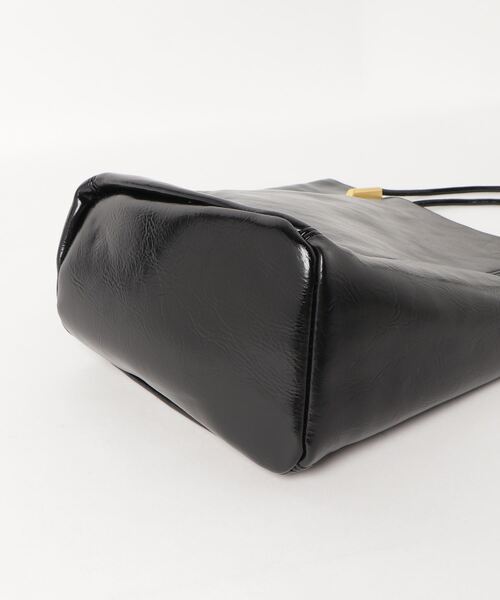 Aunt Marie's（アントマリーズ）の「【A4対応】フェイクレザーシンプルトート/AUNT MARIE'S（トートバッグ・レディース・ブラック/アイボリー・FREE）」の4枚目の写真