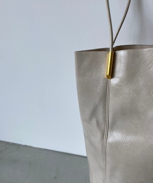 Aunt Marie's（アントマリーズ）の「【A4対応】フェイクレザーシンプルトート/AUNT MARIE'S（トートバッグ・レディース・ブラック/アイボリー・FREE）」の12枚目の写真