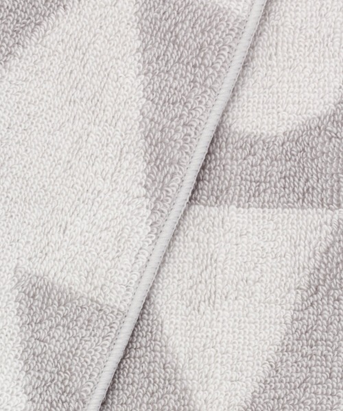 LAKOLE（ラコレ）の「今治産ハンドタオル[タイポグラフィー] / LAKOLE（ハンカチ/ハンドタオル・レディース・ホワイト/ブラック/グレー/ピンク/サンドグレー/ブルー・FREE）」の9枚目の写真