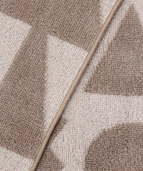 LAKOLE（ラコレ）の「今治産ハンドタオル[タイポグラフィー] / LAKOLE（ハンカチ/ハンドタオル・レディース・ホワイト/ブラック/グレー/ピンク/サンドグレー/ブルー・FREE）」の7枚目の写真