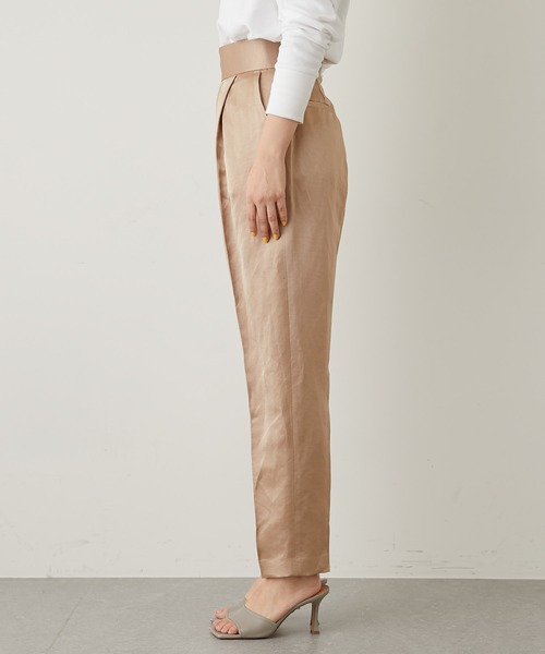 Whim Gazette（ウィムガゼット）の「サテンウエストマークタックパンツ（その他パンツ・レディース・ホワイト系その他/ベージュ・36/38）」の20枚目の写真