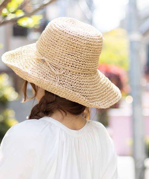 COLONY 2139（コロニートゥーワンスリーナイン）の「手編みつば広ペーパーハット（ハット・レディース・ベージュ/ブラウン/ネイビー/ライトベージュ・FREE）」の3枚目の写真