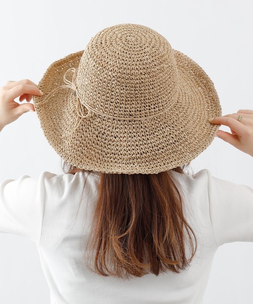 COLONY 2139（コロニートゥーワンスリーナイン）の「手編みつば広ペーパーハット（ハット・レディース・ベージュ/ブラウン/ネイビー/ライトベージュ・FREE）」の5枚目の写真