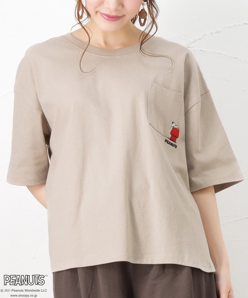 PEANUTS(ピーナッツ)の「ポケット付き ワイドTシャツ(Tシャツ/カットソー・レディース・ホワイト/ベージュ/ブラック/グリーン・フリー)」の2枚目の写真