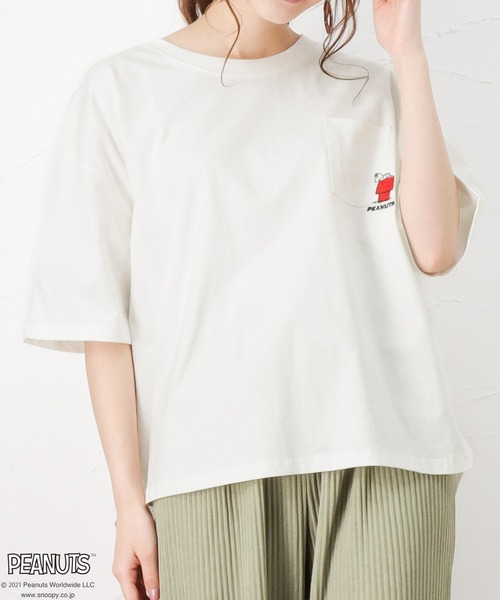 PEANUTS(ピーナッツ)の「ポケット付き ワイドTシャツ(Tシャツ/カットソー・レディース・ホワイト/ベージュ/ブラック/グリーン・フリー)」の3枚目の写真