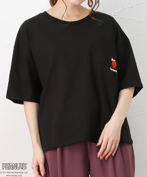 PEANUTS(ピーナッツ)の「ポケット付き ワイドTシャツ(Tシャツ/カットソー・レディース・ホワイト/ベージュ/ブラック/グリーン・フリー)」の1枚目の写真