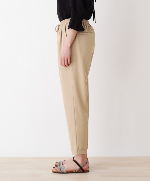 SHOO・LA・RUE（シューラルー）の「◆【S-3L】微光沢ツイルイージーテーパードパンツ（その他パンツ・レディース・ブラック/ベージュ/カーキ・02/03/04/05/01）」の6枚目の写真
