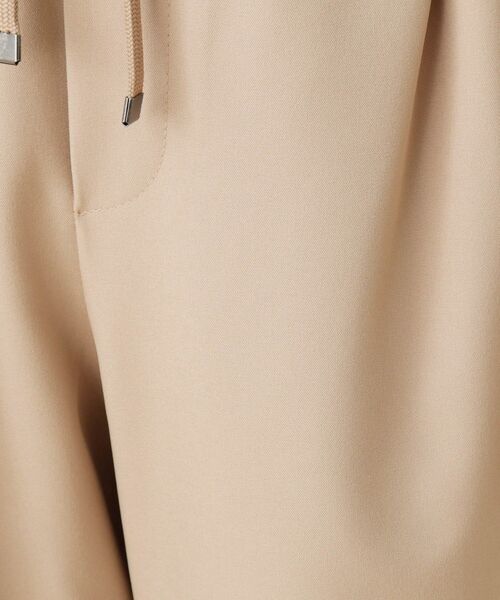 SHOO・LA・RUE（シューラルー）の「◆【S-3L】微光沢ツイルイージーテーパードパンツ（その他パンツ・レディース・ブラック/ベージュ/カーキ・02/03/04/05/01）」の11枚目の写真